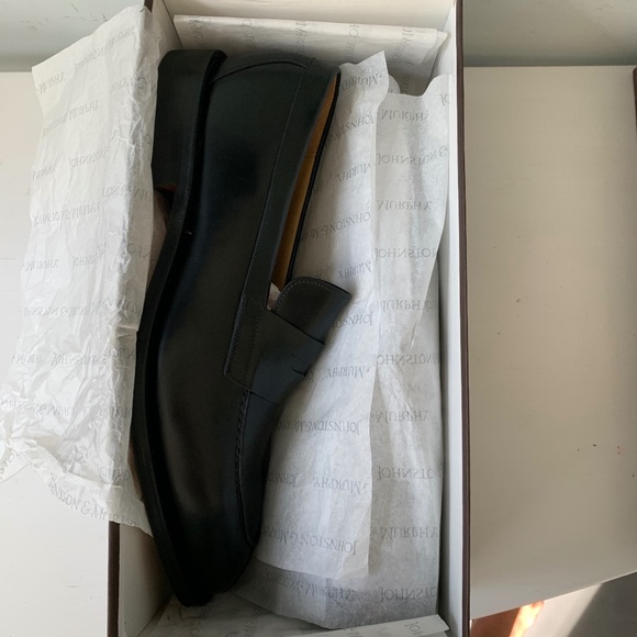 Johnston and Murphy black loafers - Picture 2 of 6